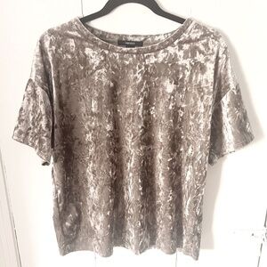 Forever 21 crushed velvet top, NWT, size L.